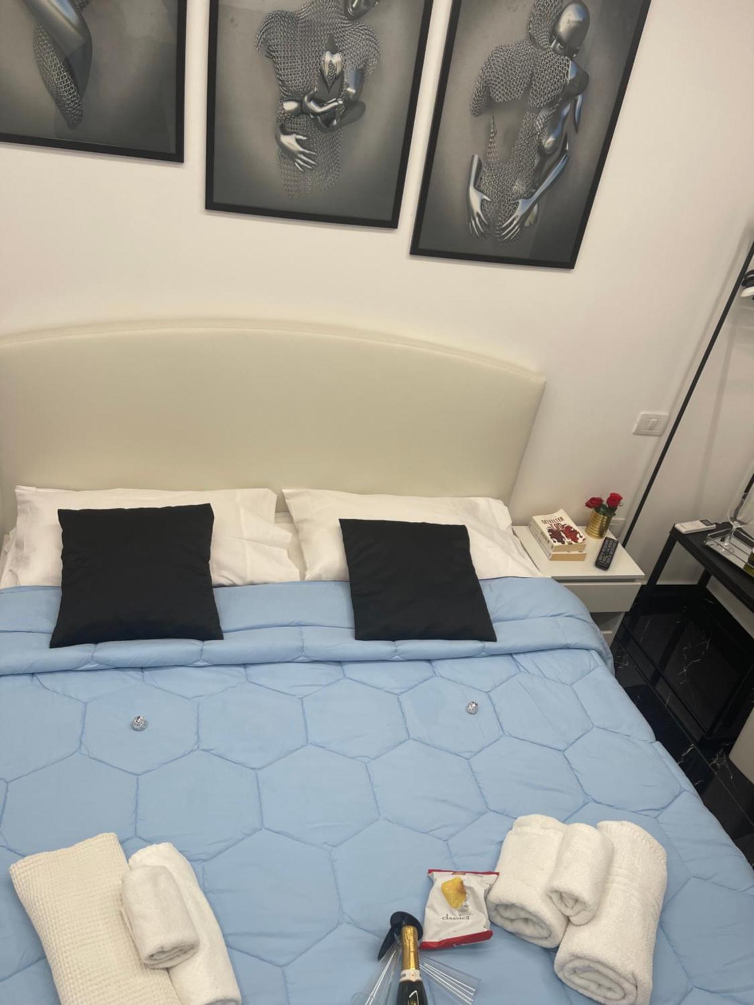 ホテル Lux House Naples Airport エクステリア 写真