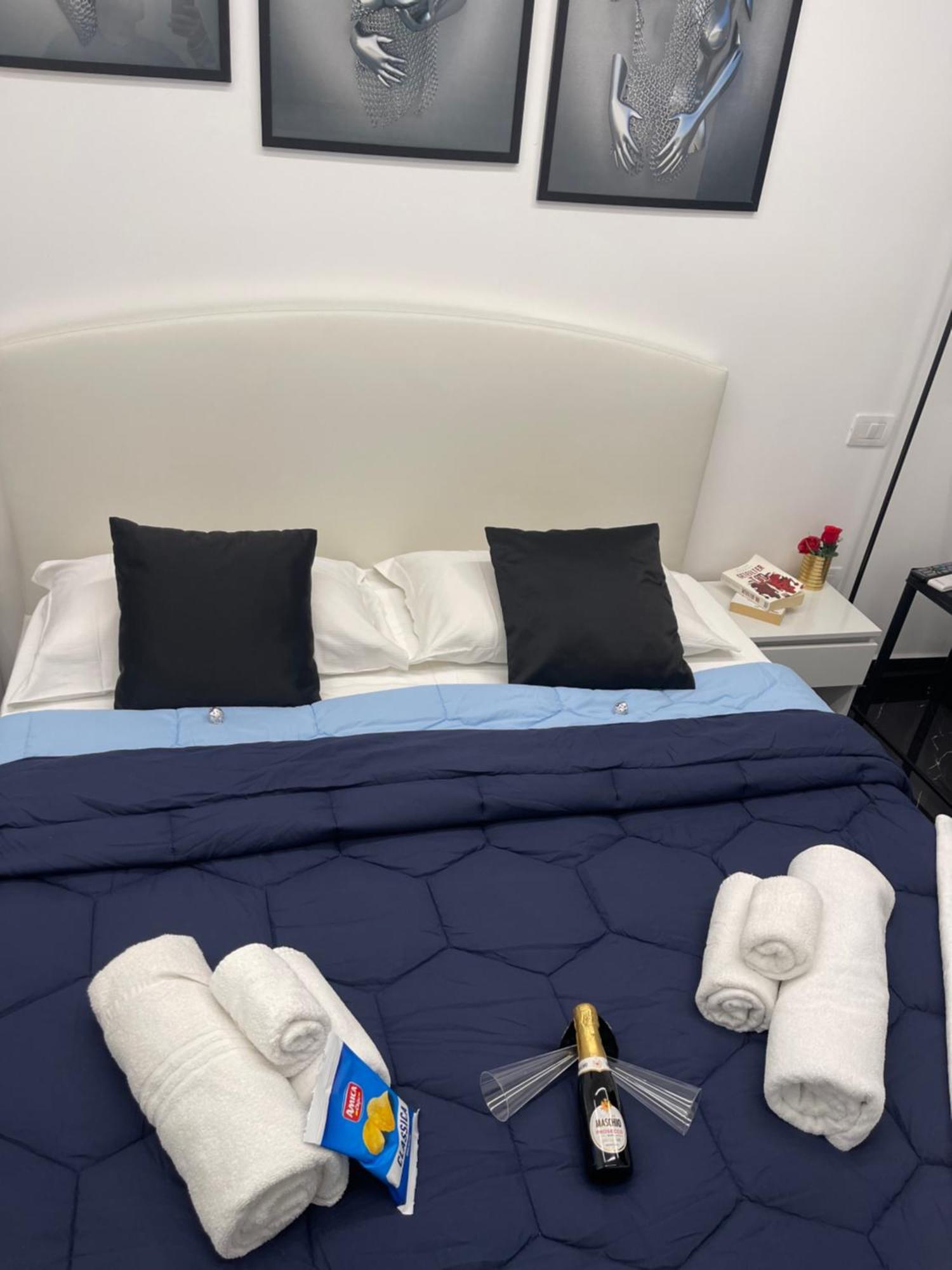 ホテル Lux House Naples Airport エクステリア 写真