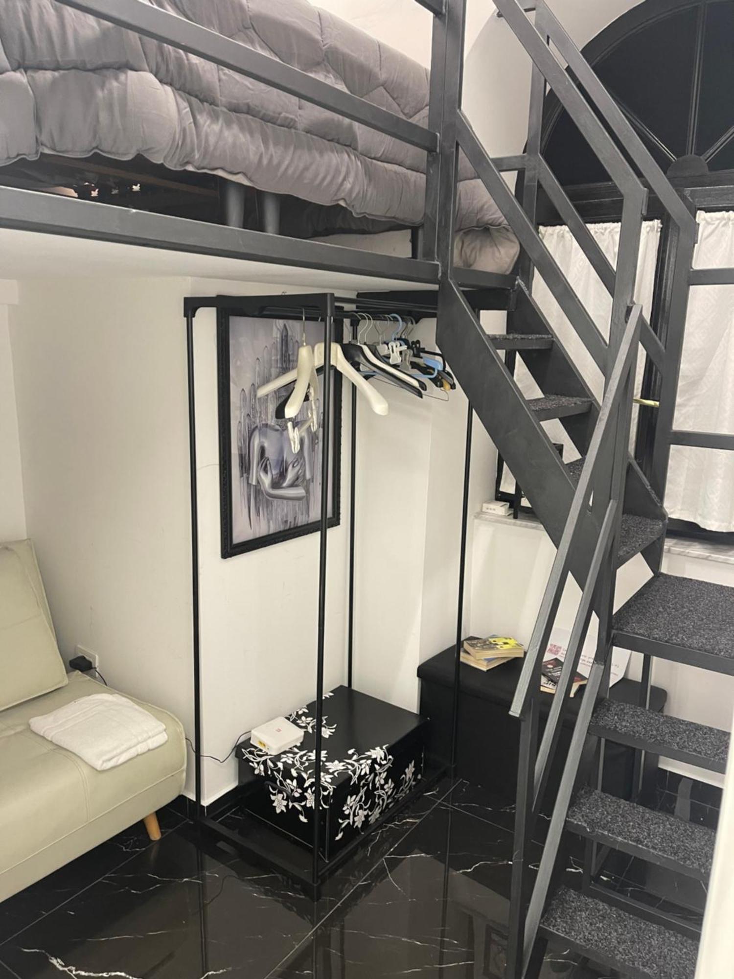 ホテル Lux House Naples Airport エクステリア 写真