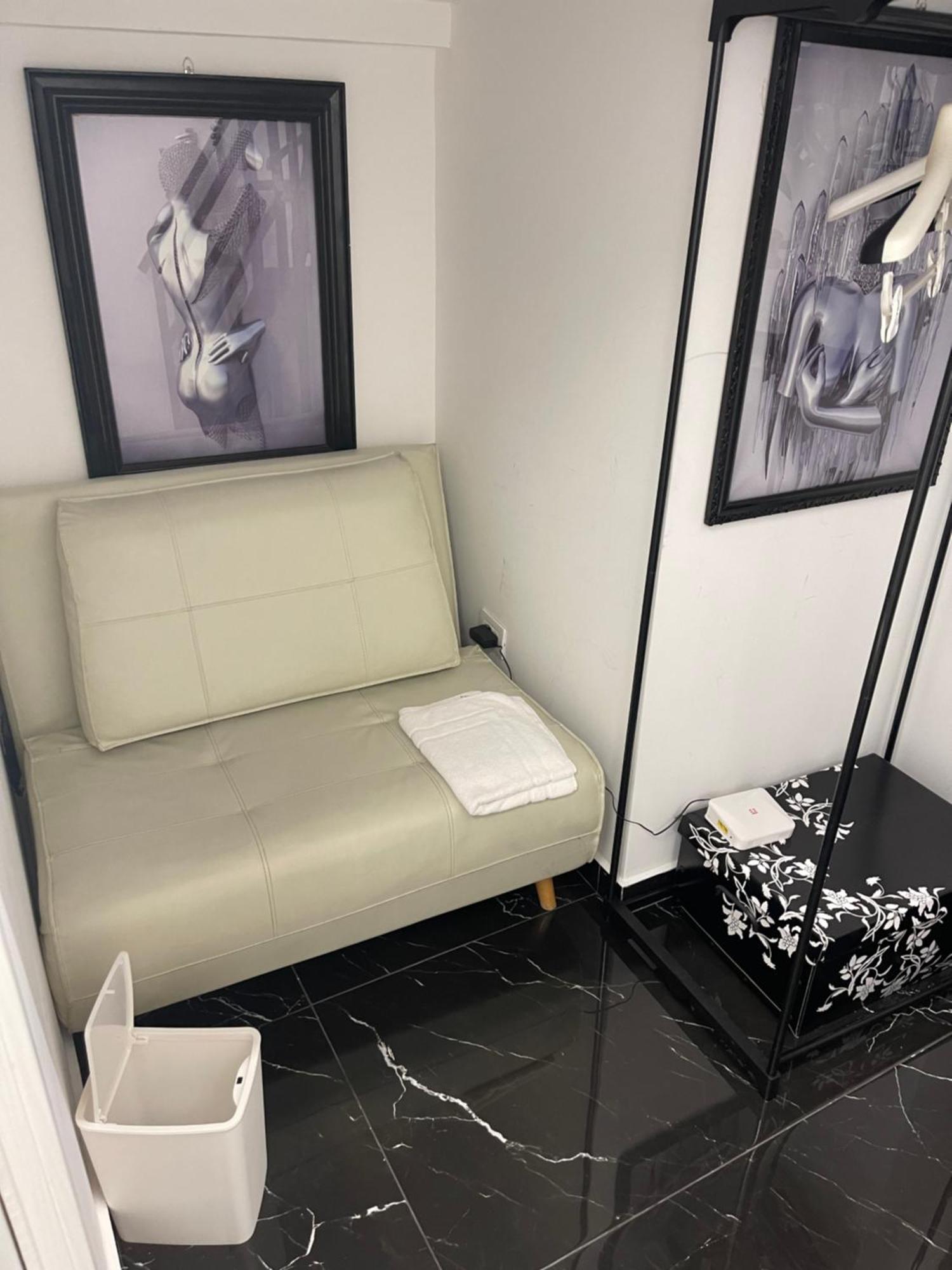 ホテル Lux House Naples Airport エクステリア 写真