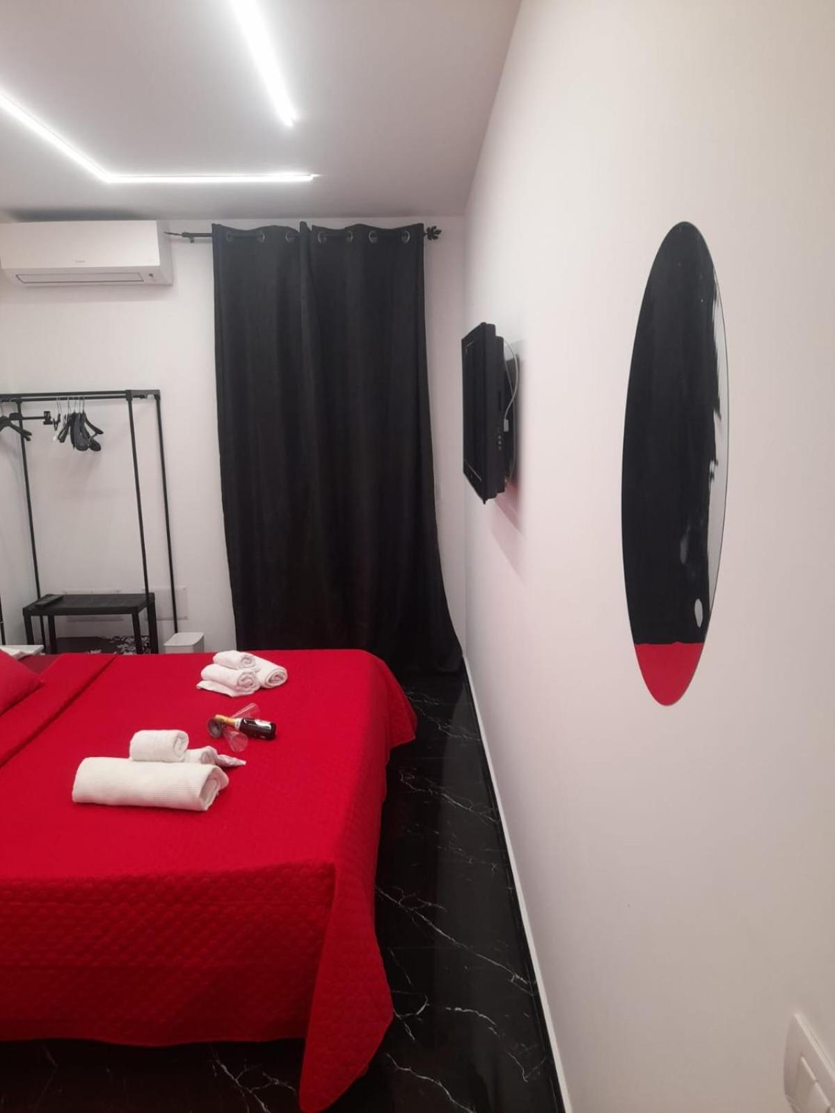 ホテル Lux House Naples Airport エクステリア 写真