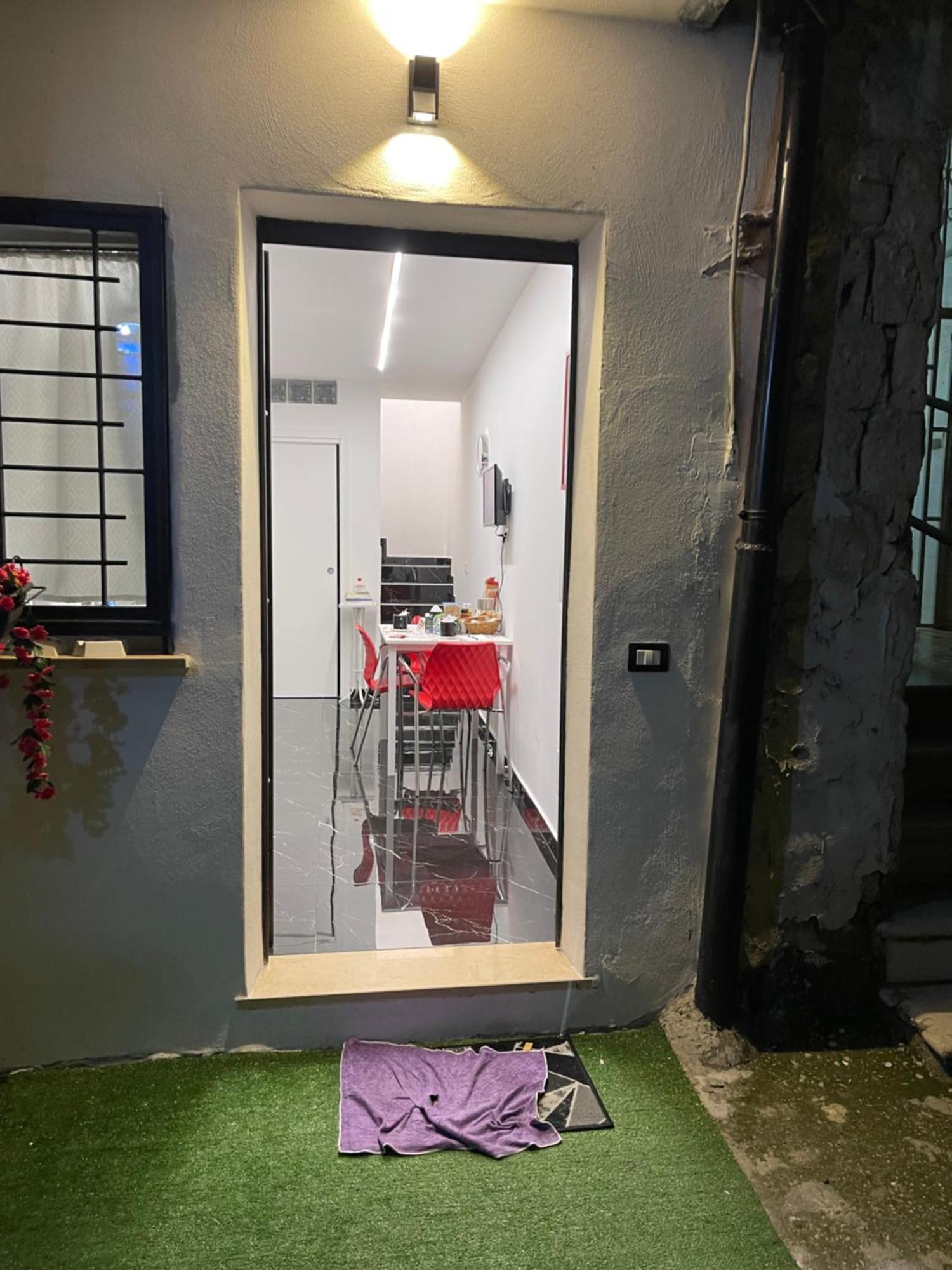 ホテル Lux House Naples Airport エクステリア 写真