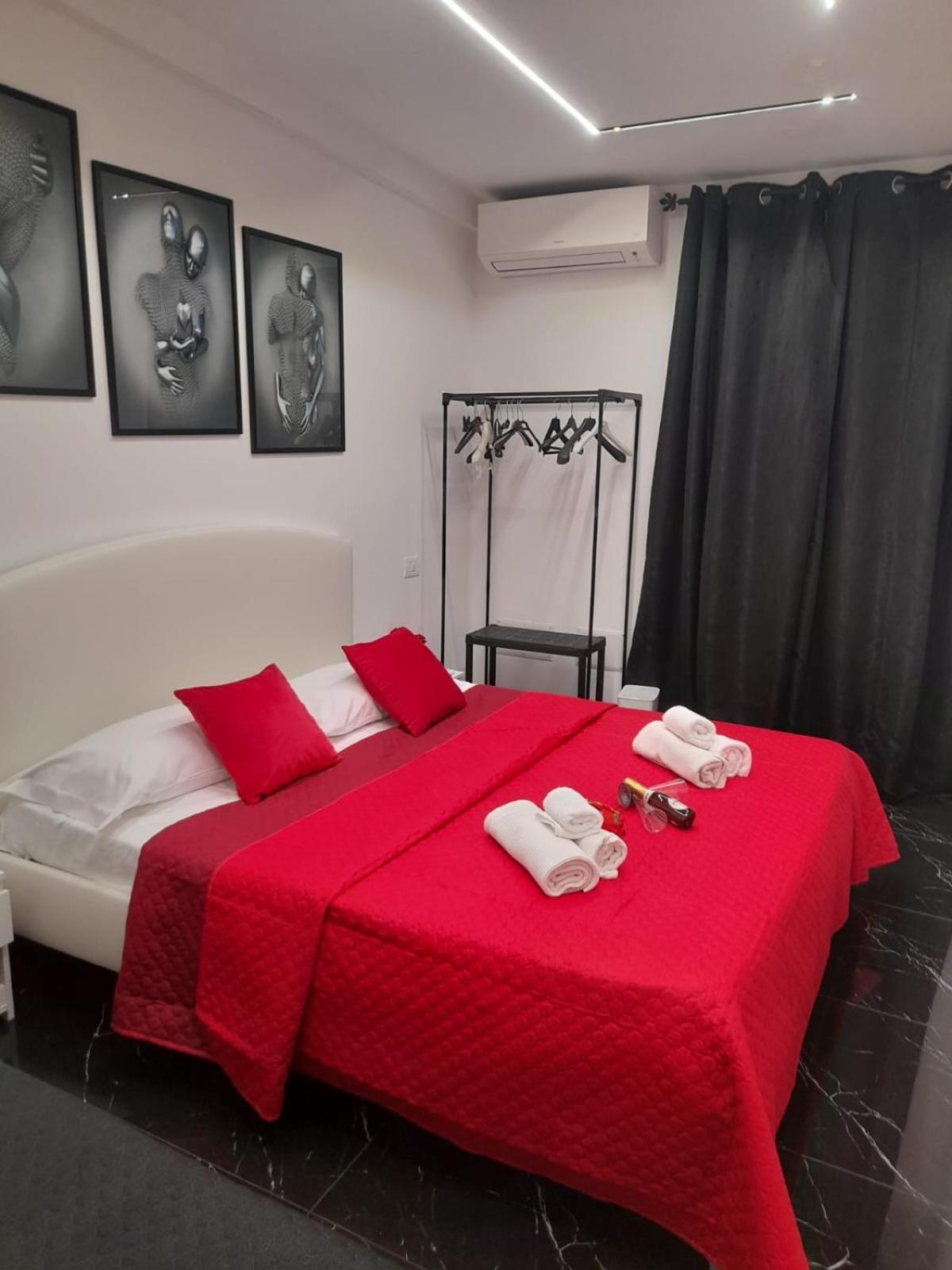 ホテル Lux House Naples Airport エクステリア 写真