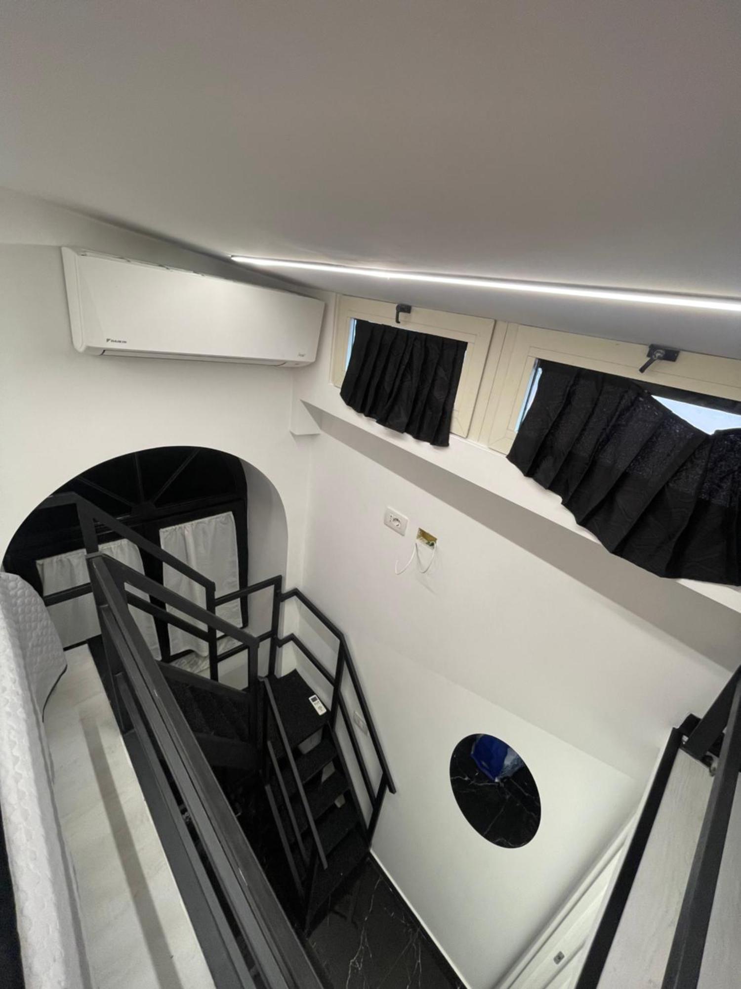 ホテル Lux House Naples Airport エクステリア 写真